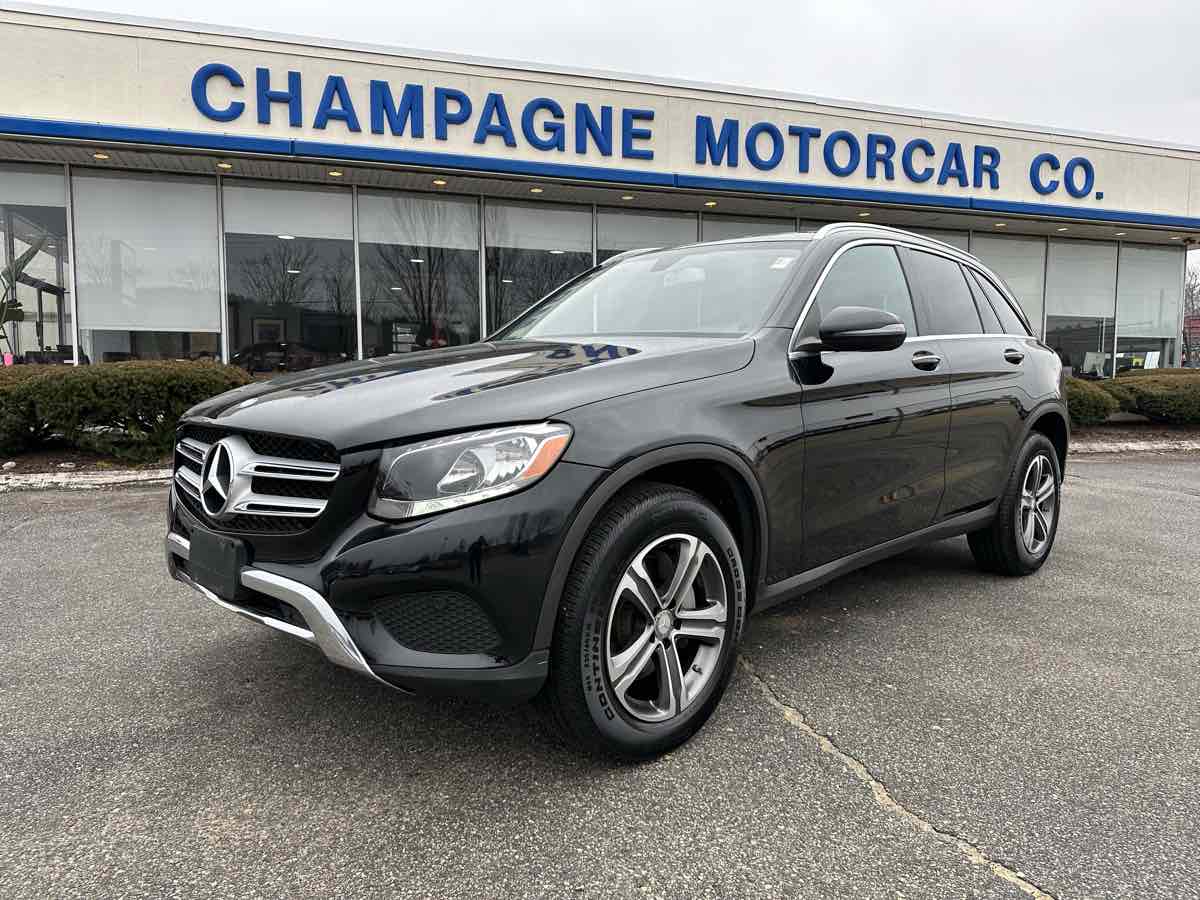 2016 Mercedes-Benz GLC 300 4MATIC SUV  Panoramic Sunroof, Heated Seats