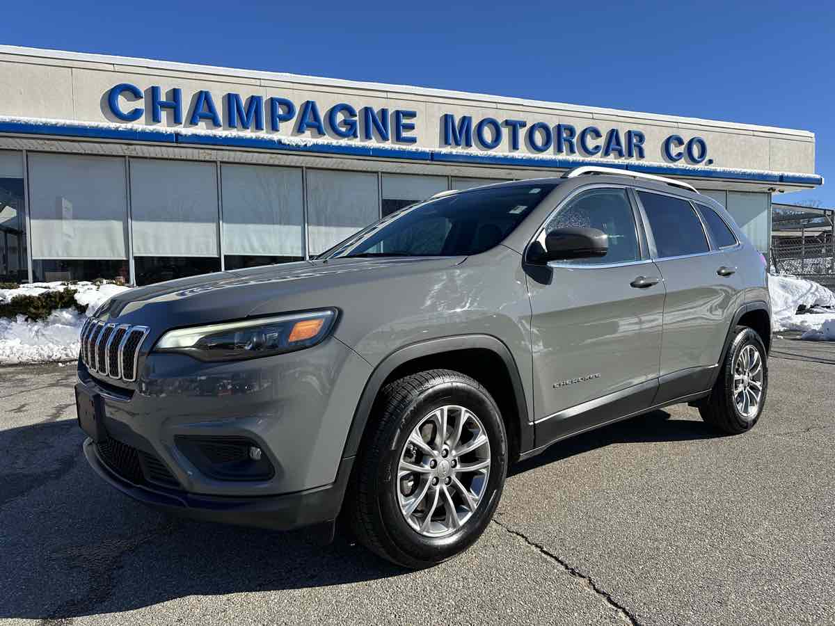 2019 Jeep Cherokee Latitude Plus with Cold Weather Pack, Pano Sunroof