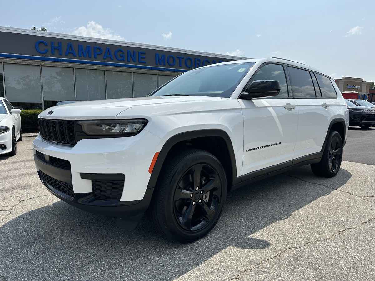 2023 Jeep Grand Cherokee L Altitude 2nd Row Buckets, Sunroof!