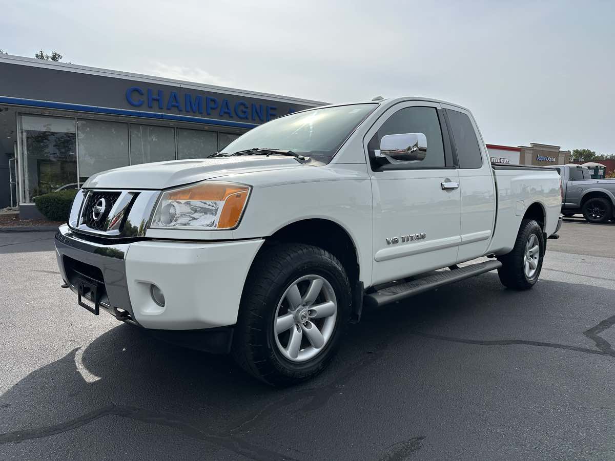 2013 Nissan Titan SV Trailer Tow Package