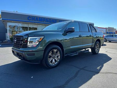 2024 Nissan Titan SV Bronze Edition SHOWROOM NEW