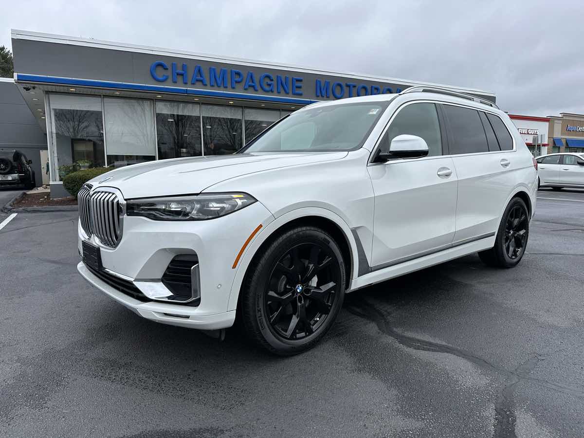 2020 BMW X7 2nd Row Captains Chairs LOADED with options!