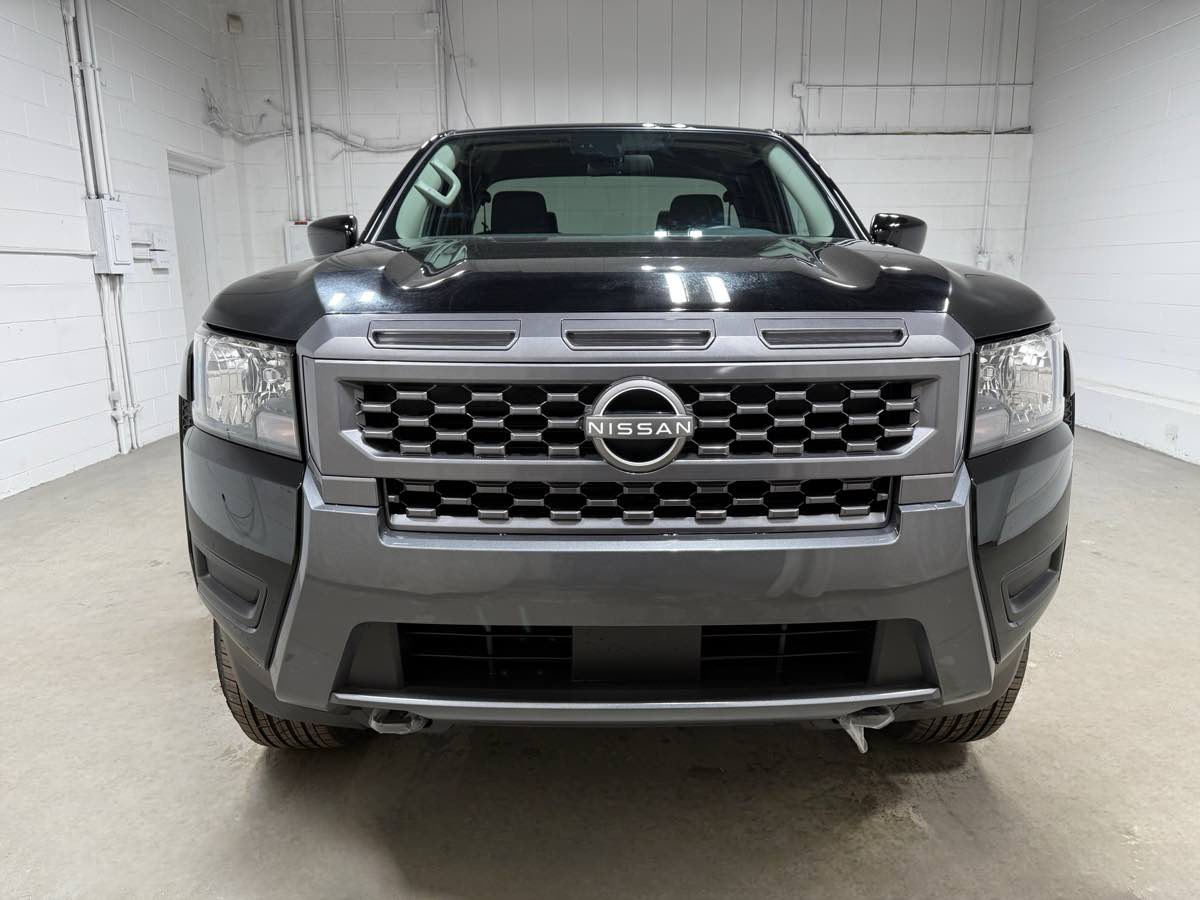 2025 Nissan Frontier SV photo 3