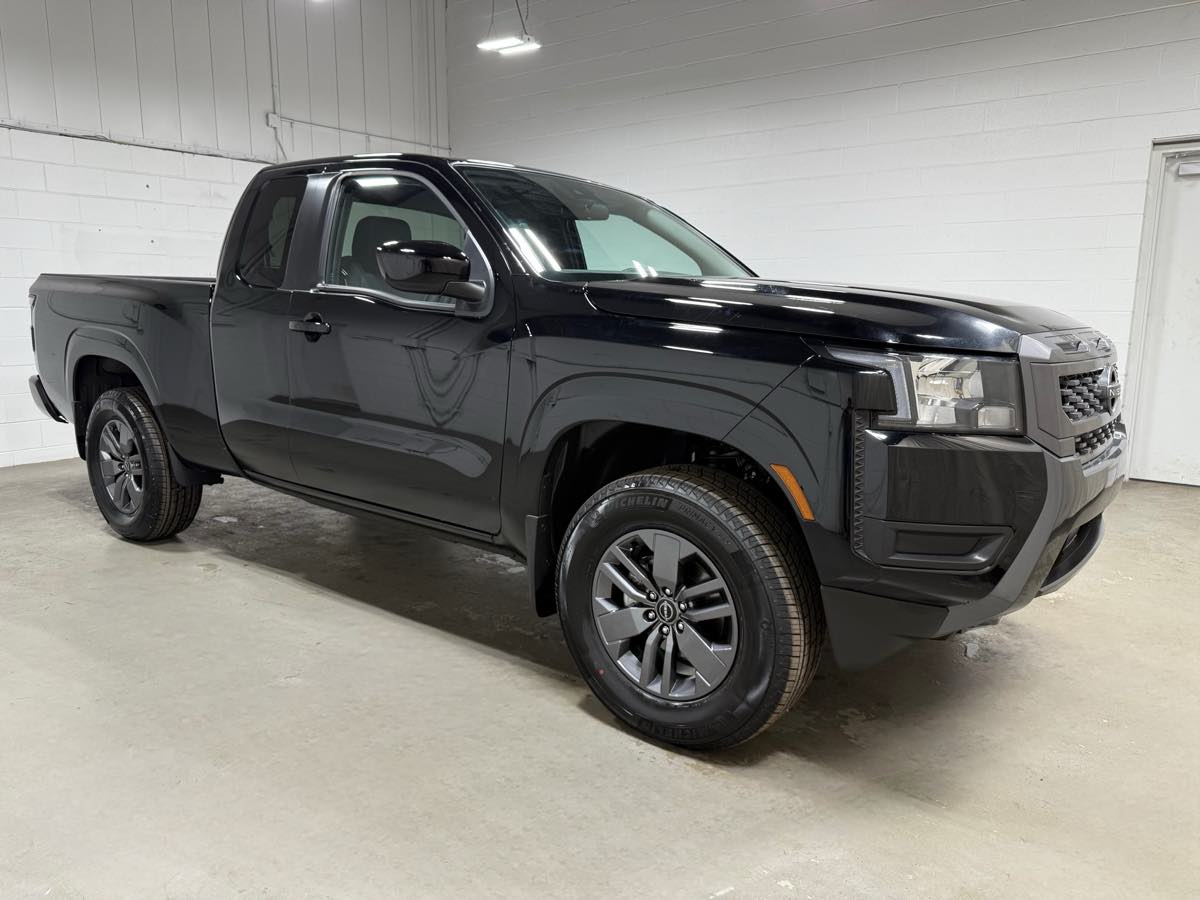 2025 Nissan Frontier SV photo 4