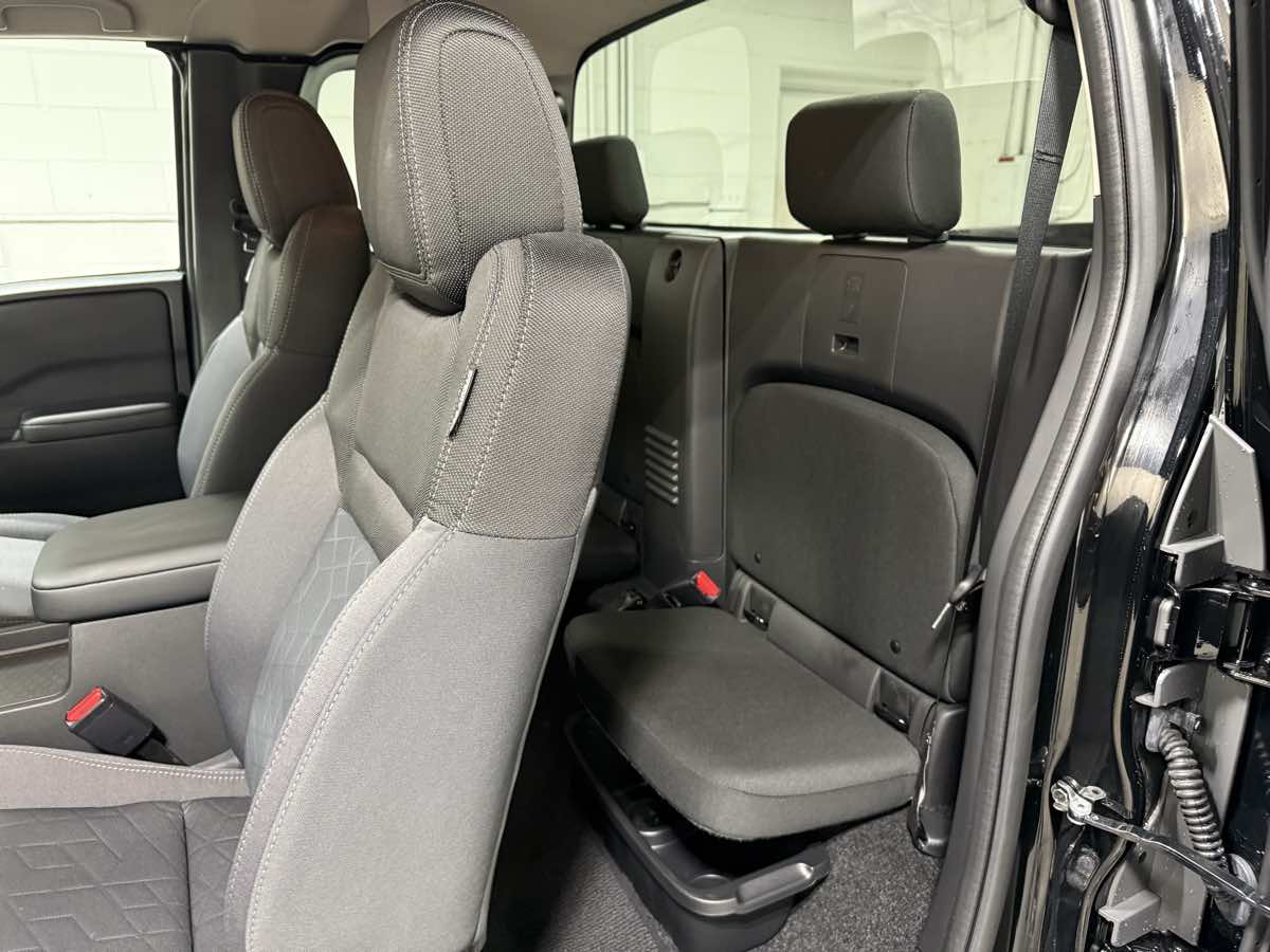 2025 Nissan Frontier SV photo 2