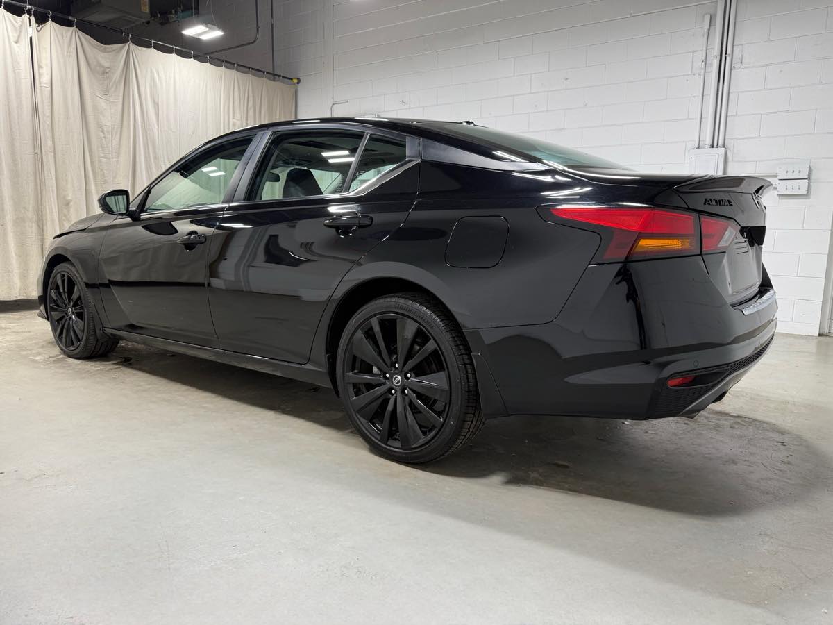 2022 Nissan Altima 2.5 SR photo 2