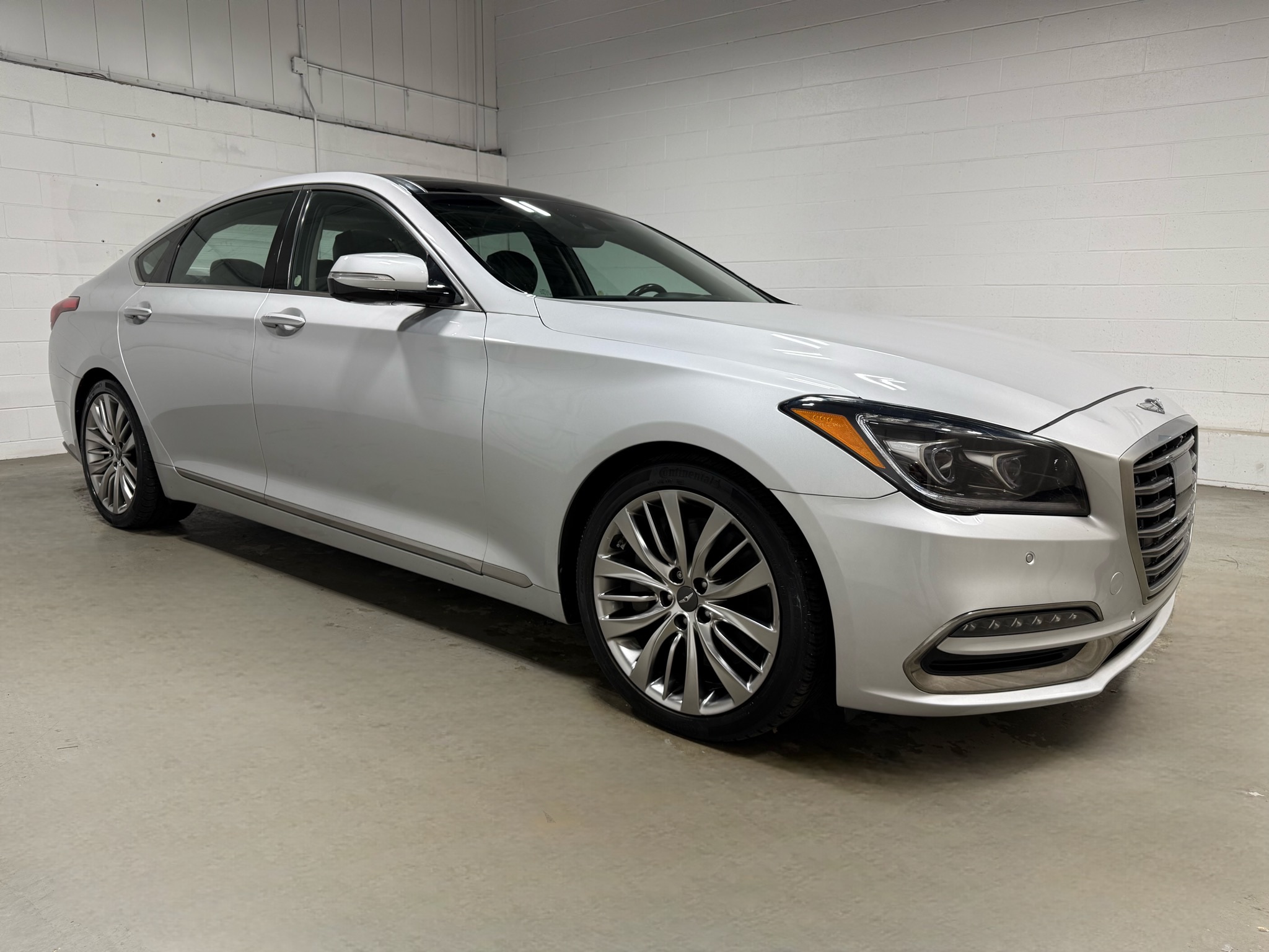 2019 Genesis G80 5.0 Ultimate photo 3