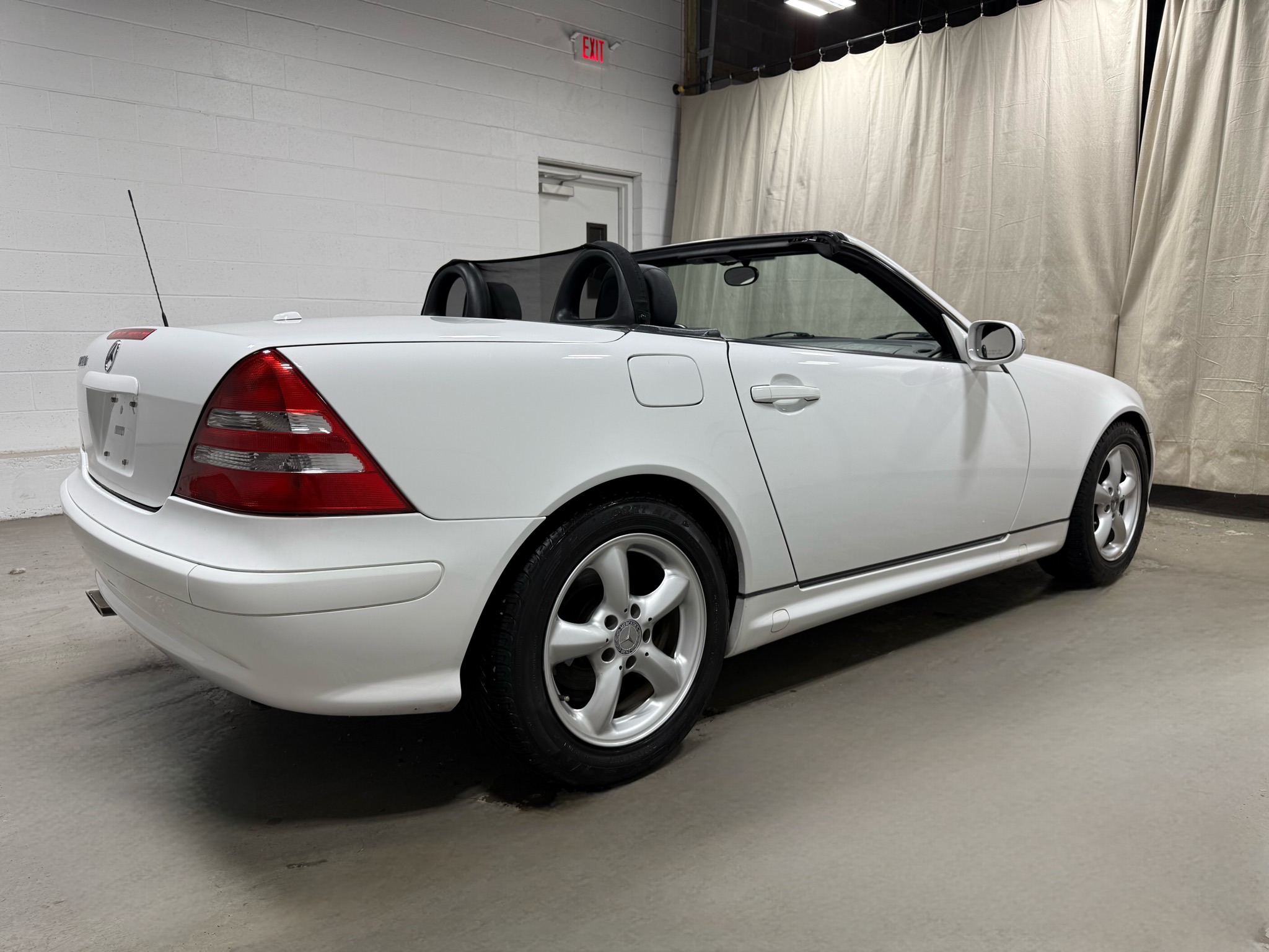 2001 Mercedes Benz SLK photo 3