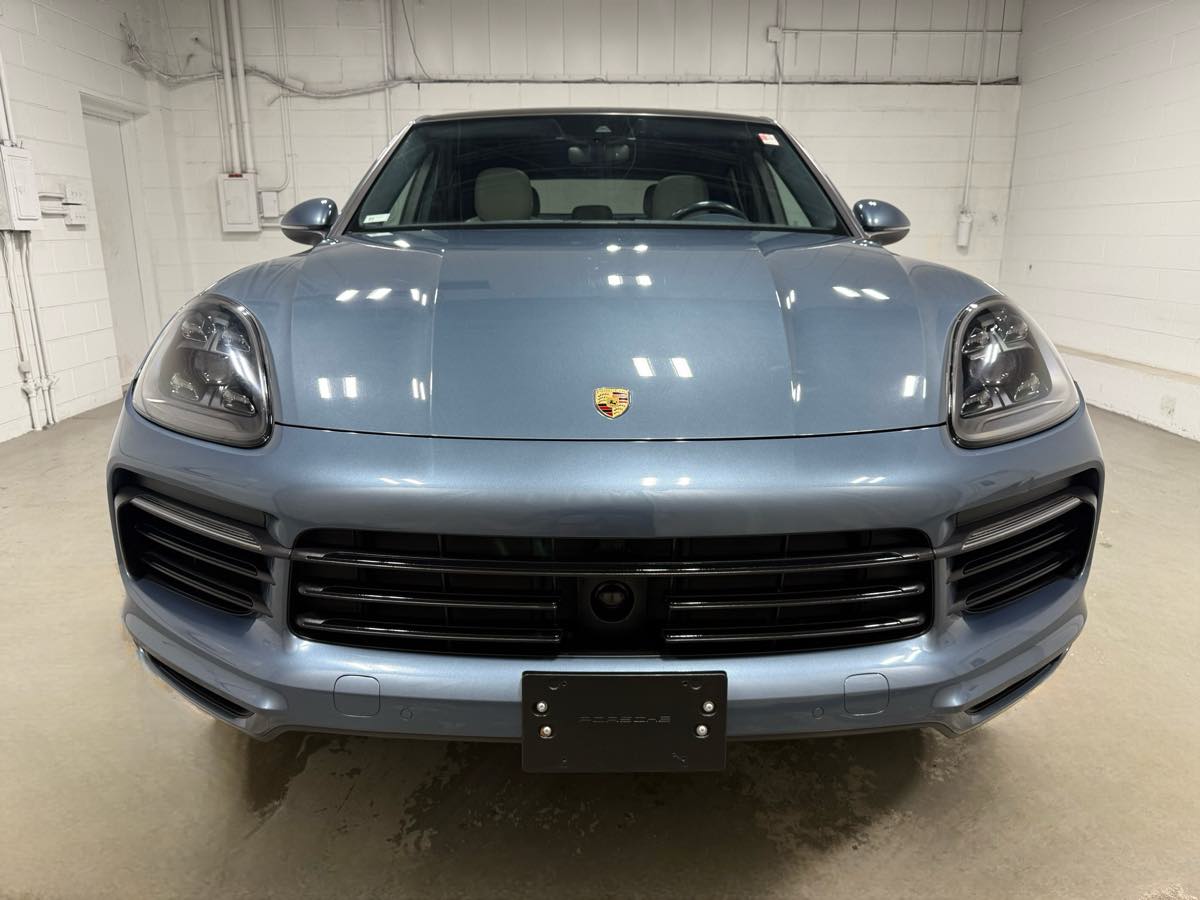2020 Porsche Cayenne Coupe photo 2