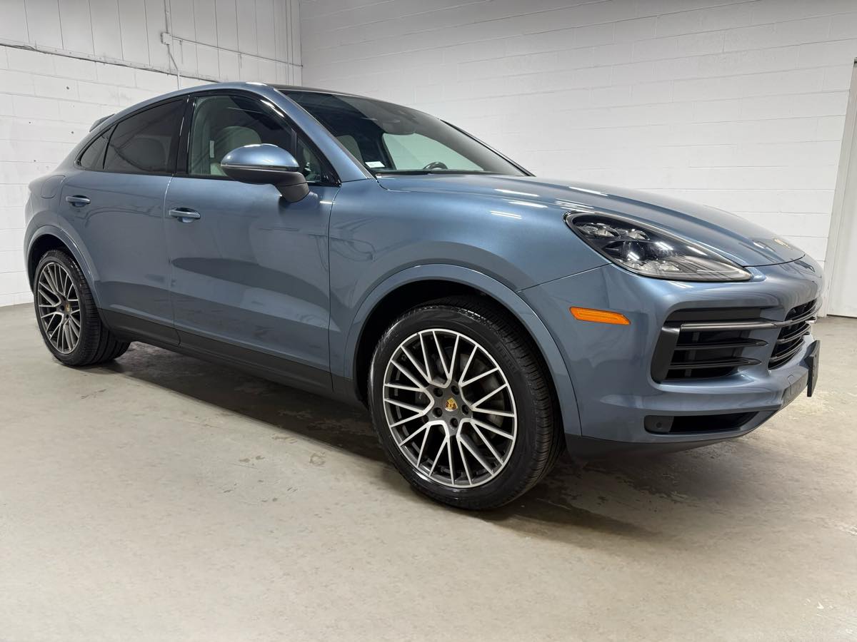 2020 Porsche Cayenne Coupe photo 3