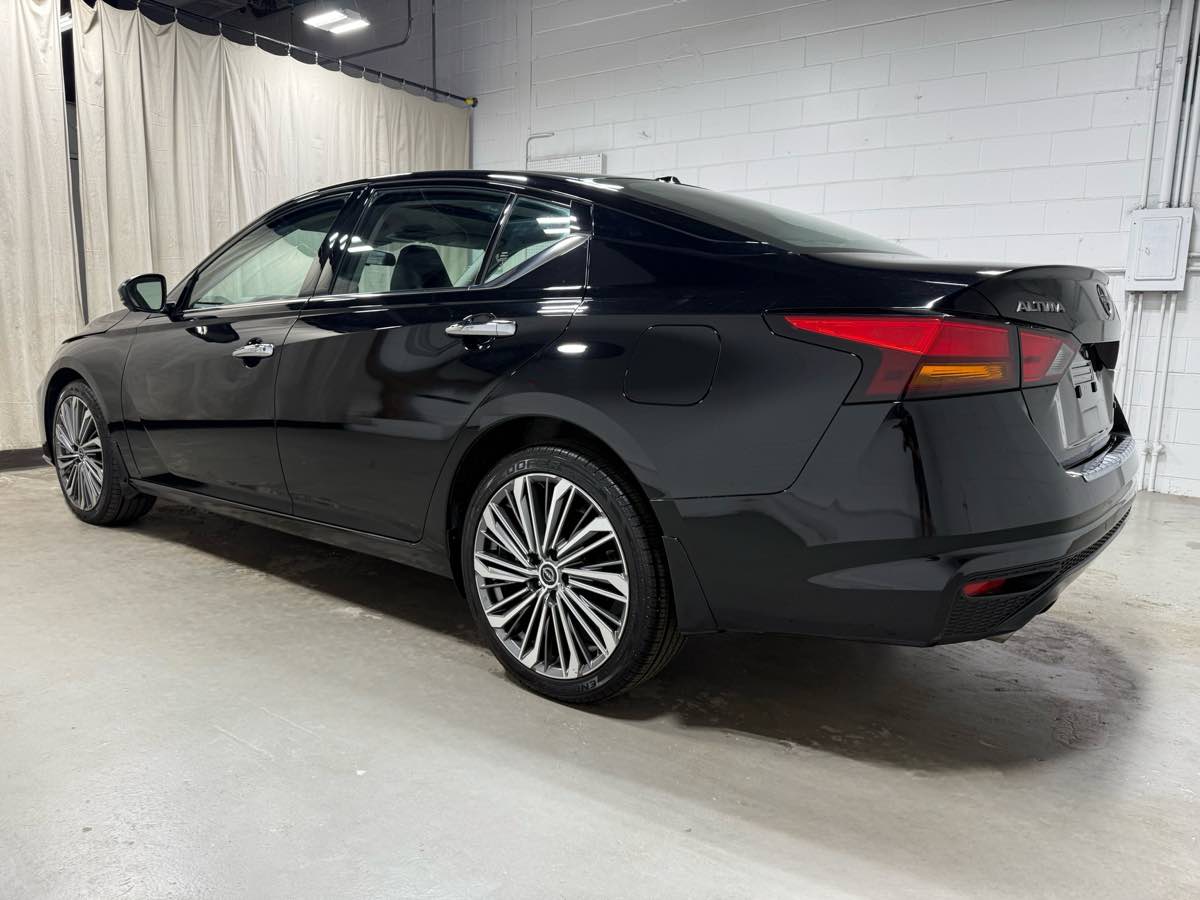 2023 Nissan Altima 2.5 SL photo 3