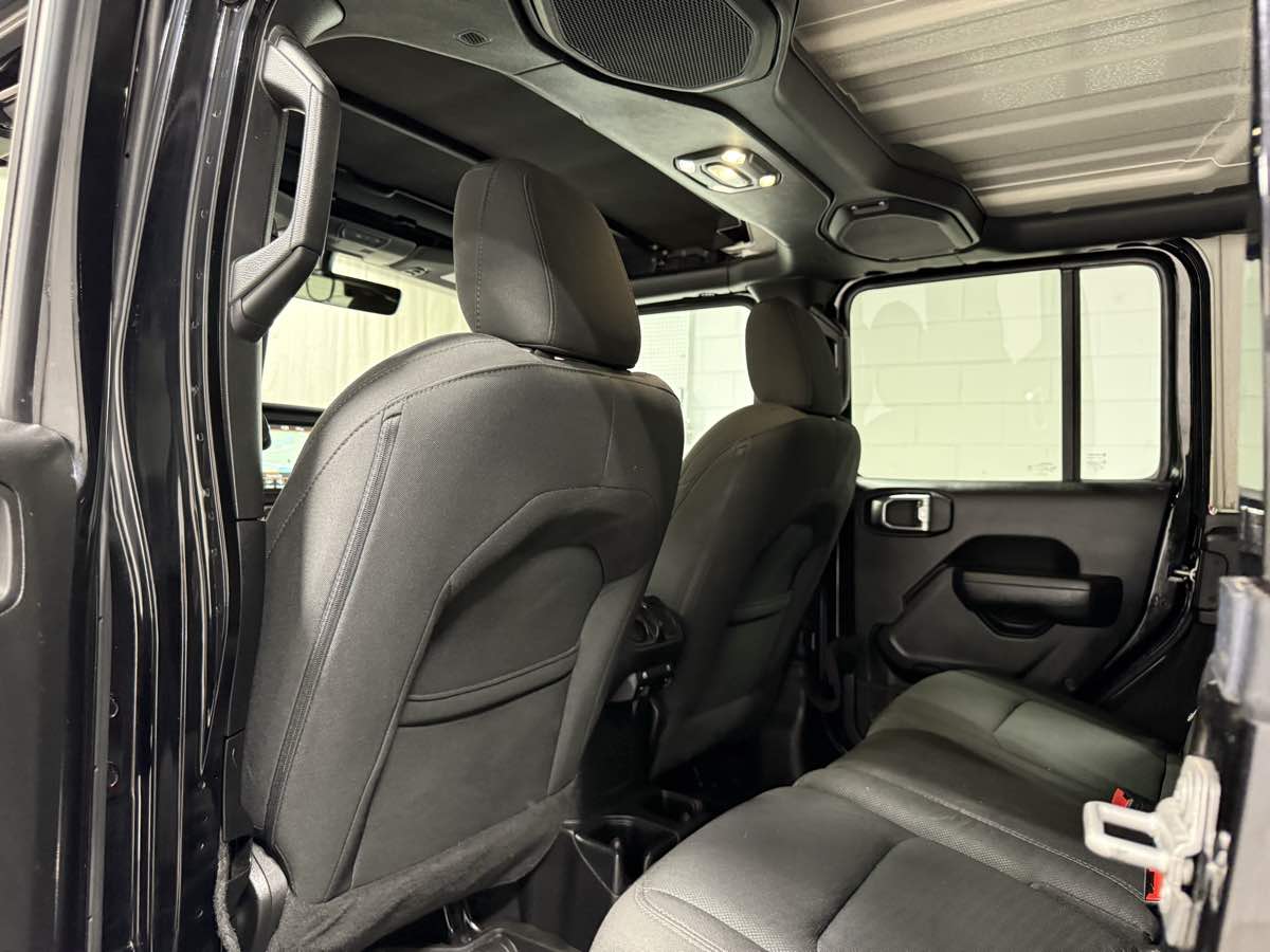 2022 Jeep Wrangler Unlimited High Tide - Photo 18