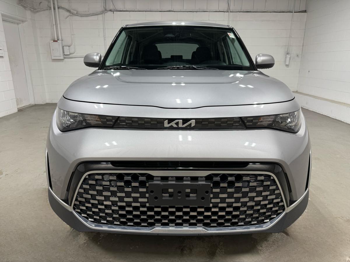 2023 Kia Soul EX photo 3