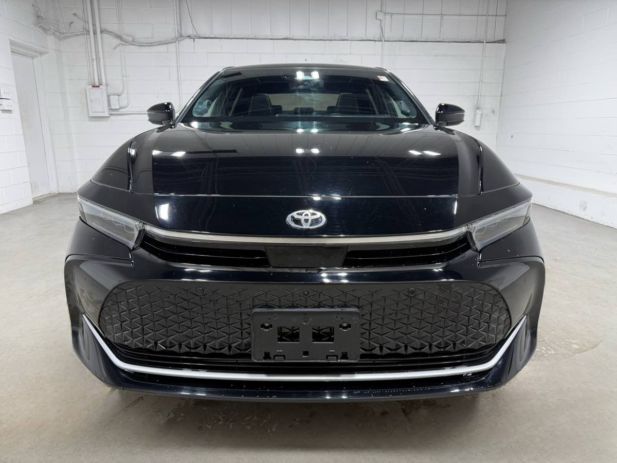 2023 Toyota Crown Limited photo 3