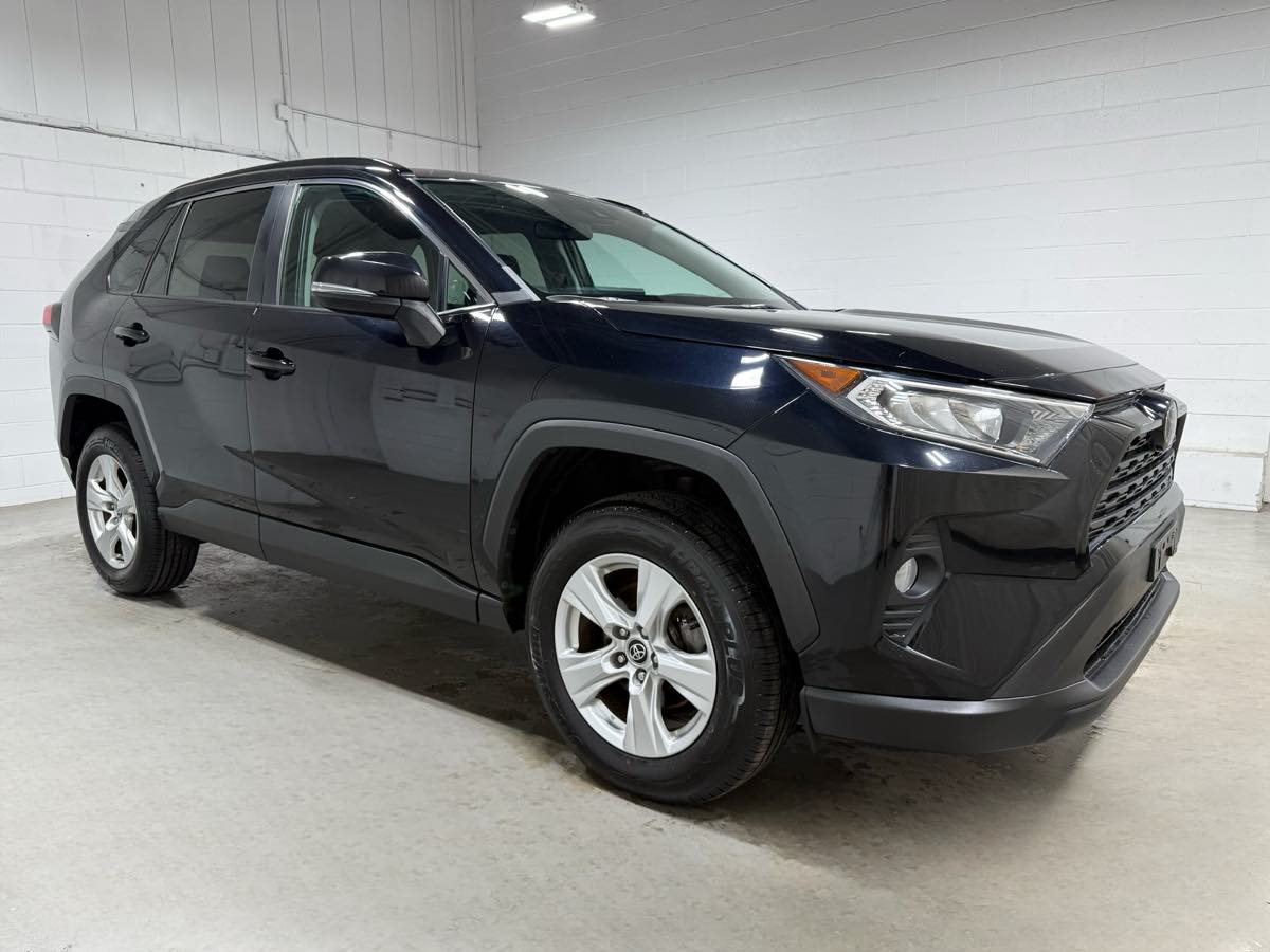 2021 Toyota RAV4 XLE photo 4