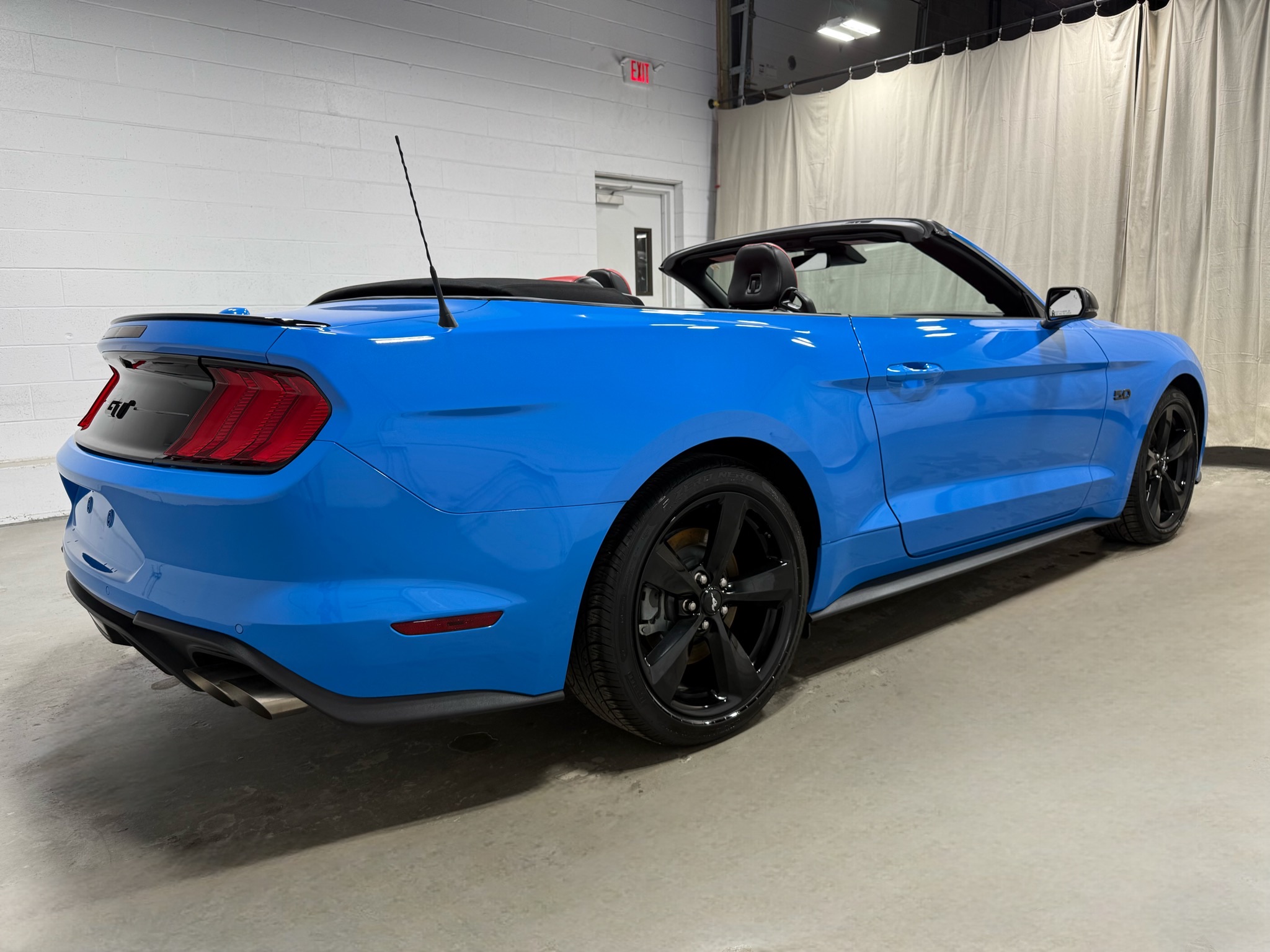 2023 Ford Mustang GT Premium photo 4
