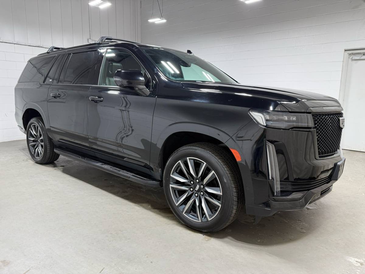 2021 Cadillac Escalade ESV Sport photo 3