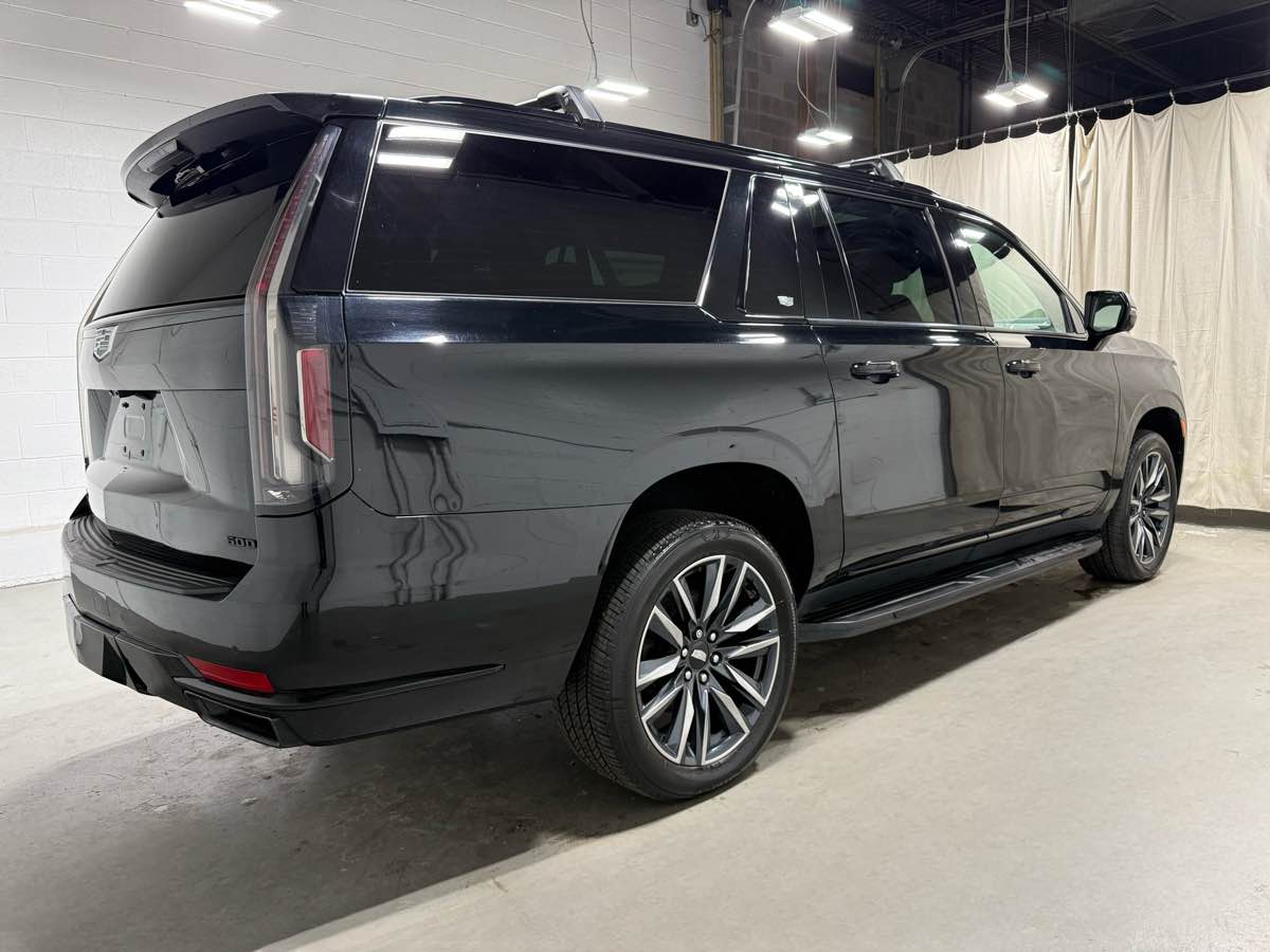 2021 Cadillac Escalade ESV Sport photo 4
