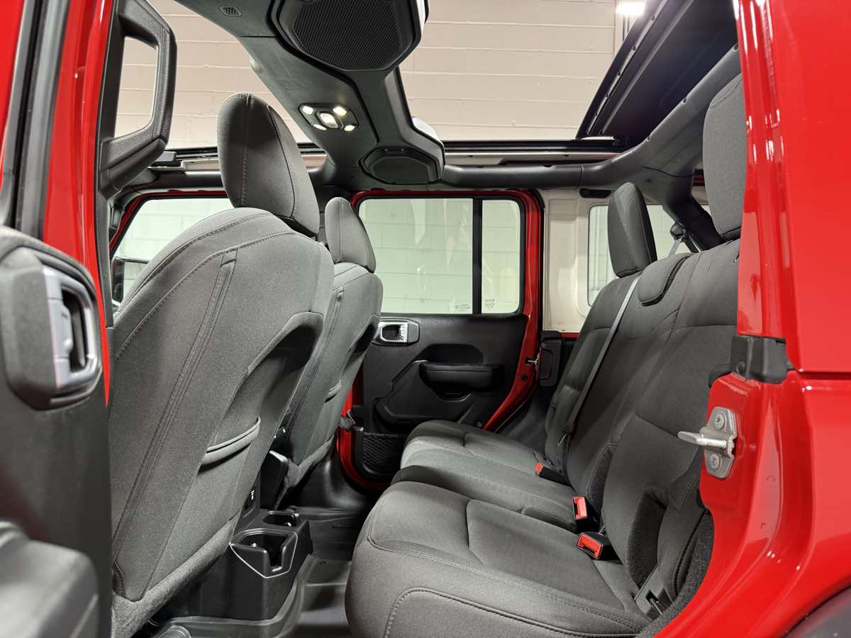 2022 Jeep Wrangler Willys Xtreme Recon photo 2