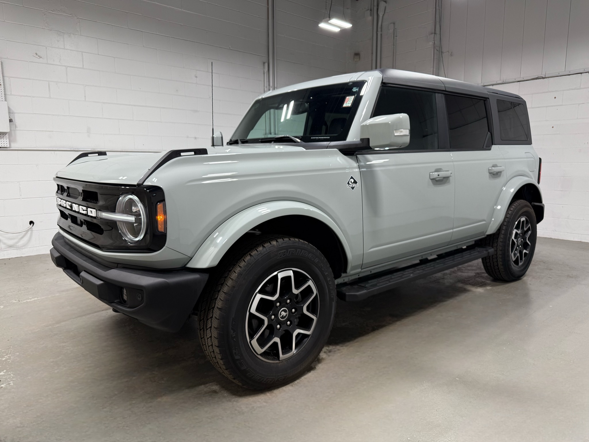 Sold 2024 Ford Bronco Outer Banks V6 High Lux Packs, Cactus Gray, LOADED in  Mansfield Center