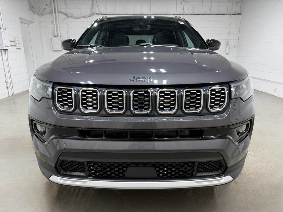 2024 Jeep Compass Limited photo 3