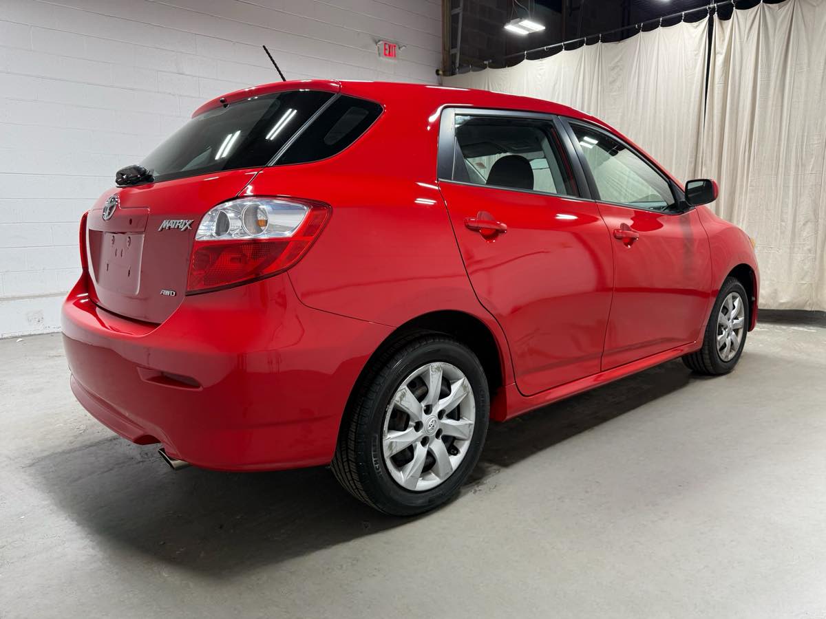 2012 Toyota Corolla Matrix L 4WD photo 3