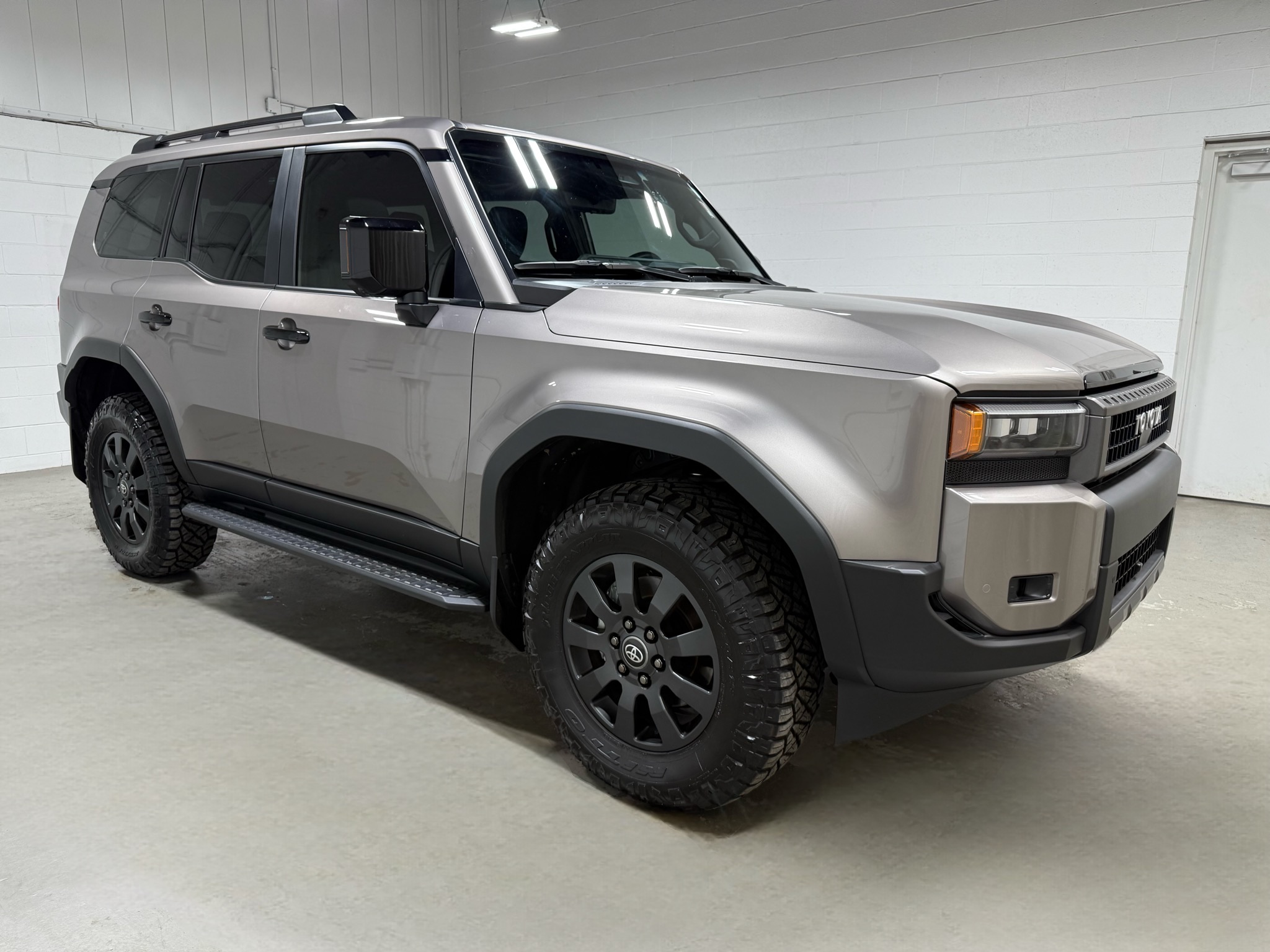 2025 Toyota Land Cruiser Premium photo 4