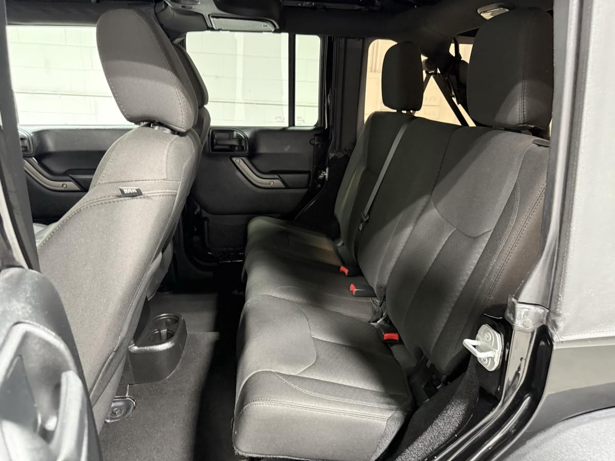 2017 Jeep Wrangler Unlimited Sport S photo 2