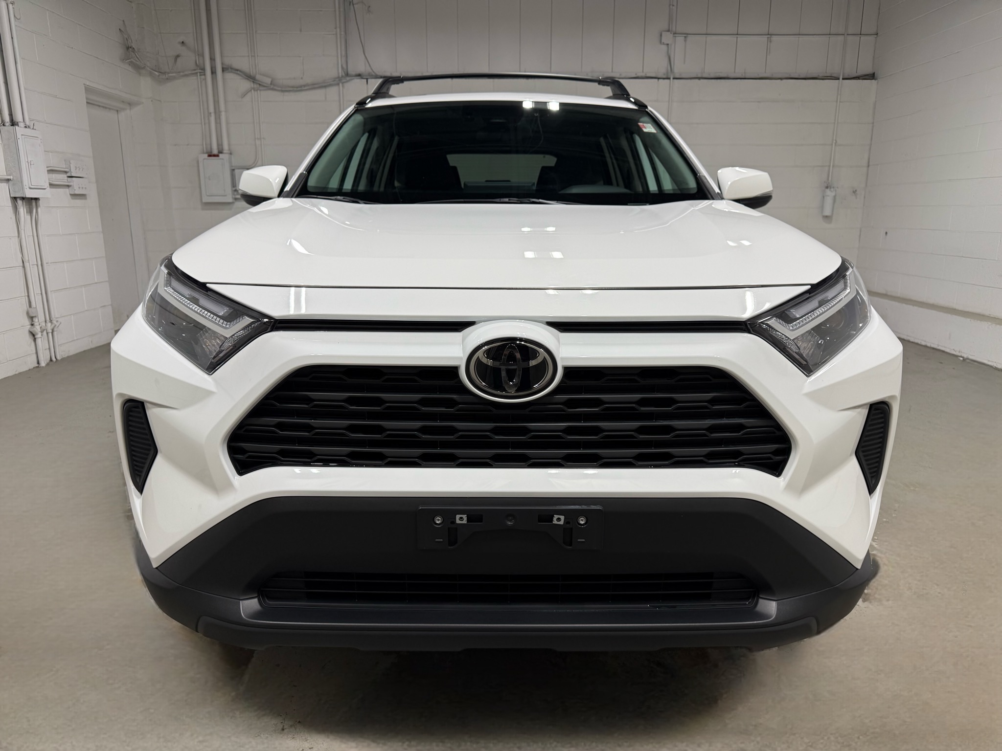 2025 Toyota RAV4 XLE photo 2