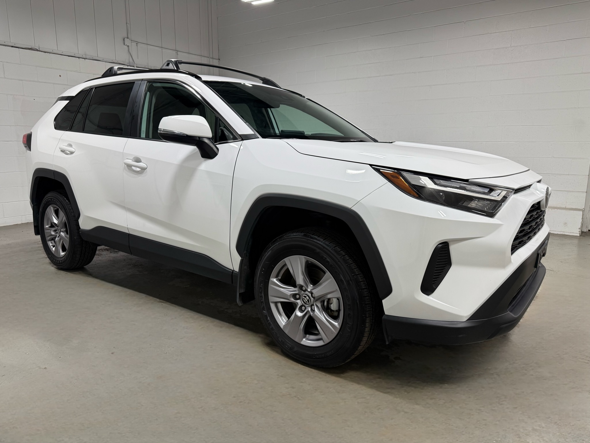 2025 Toyota RAV4 XLE photo 3