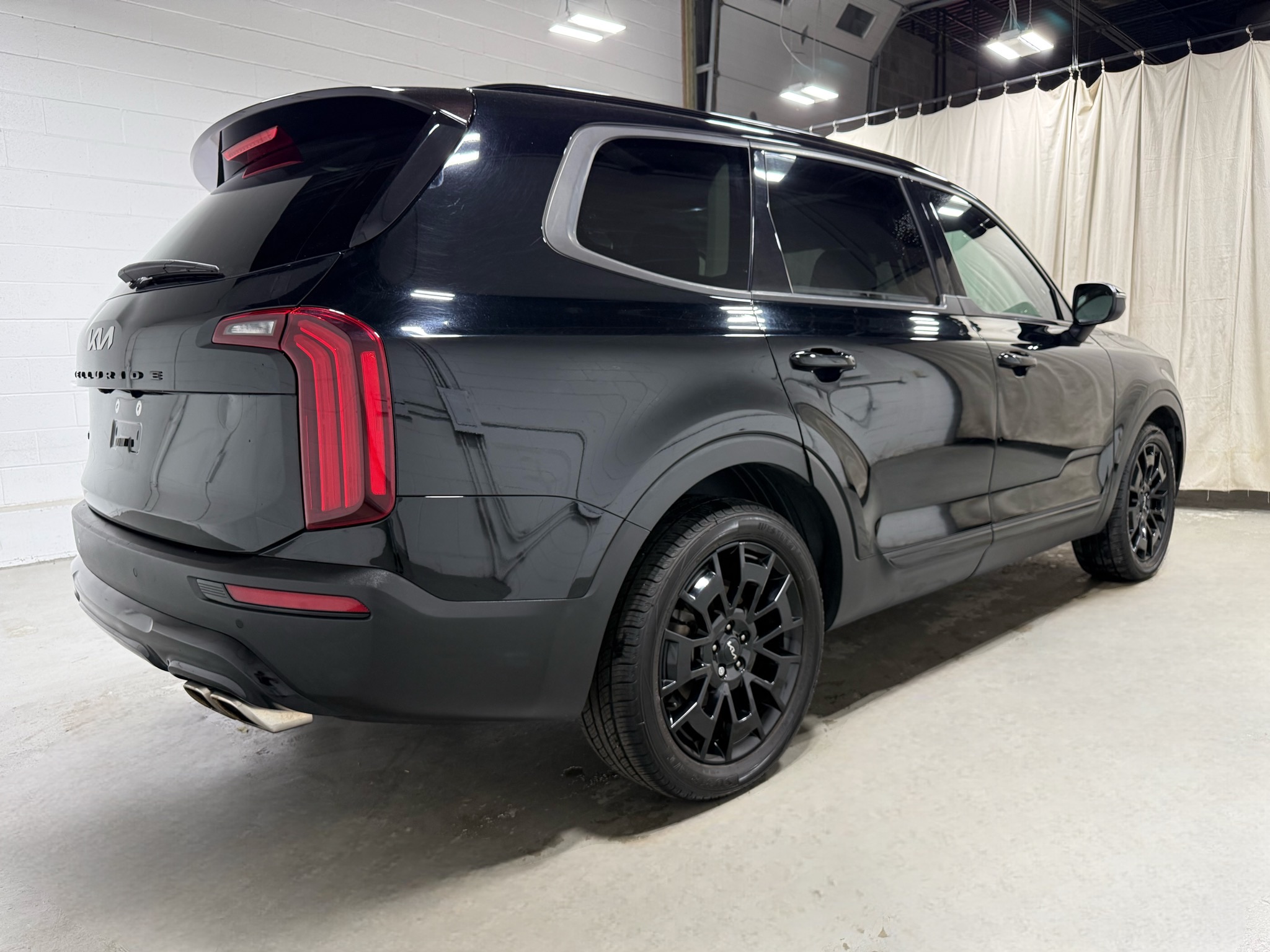 2022 Kia Telluride EX Nightfall Edition photo 4