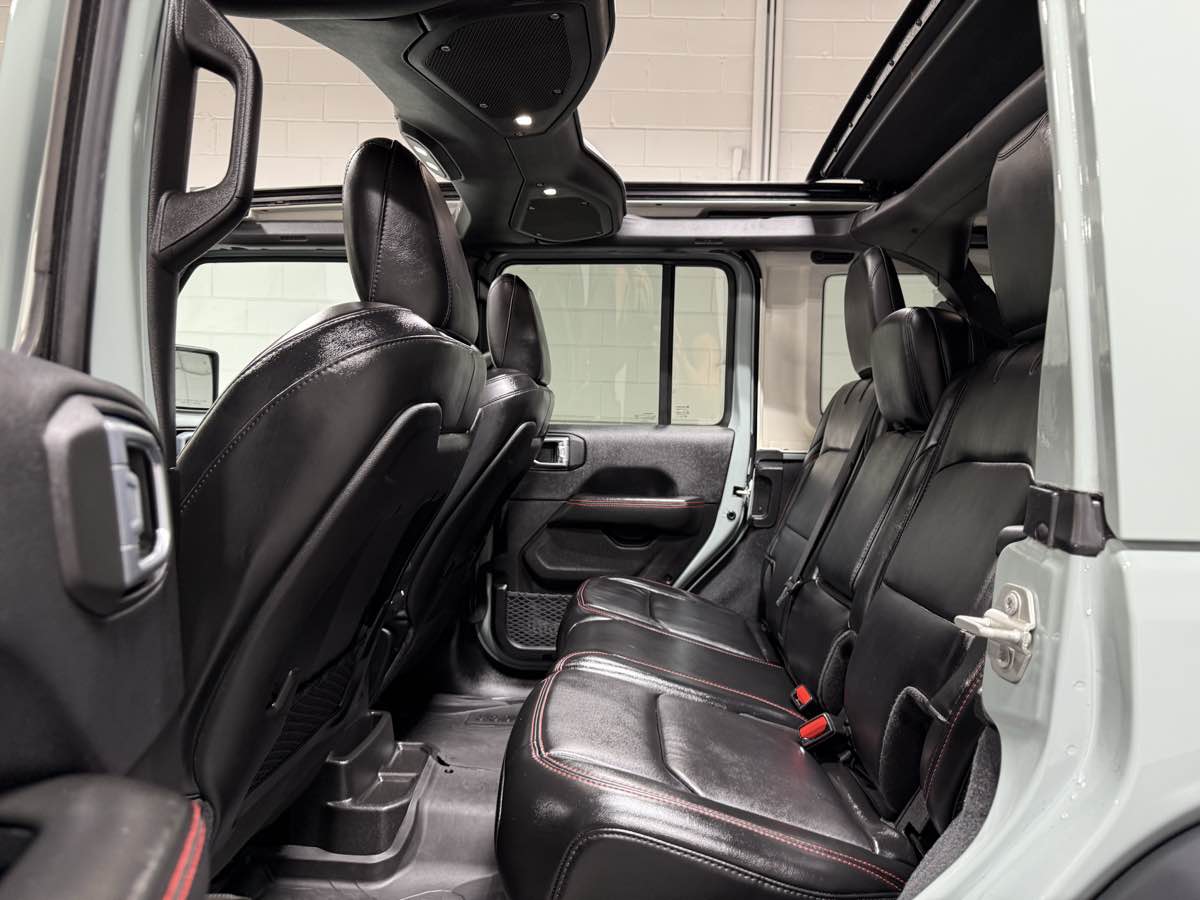 2024 Jeep Wrangler Rubicon photo 2