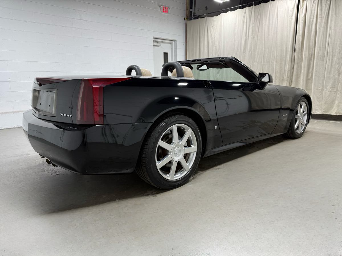 2007 Cadillac XLR Base photo 4