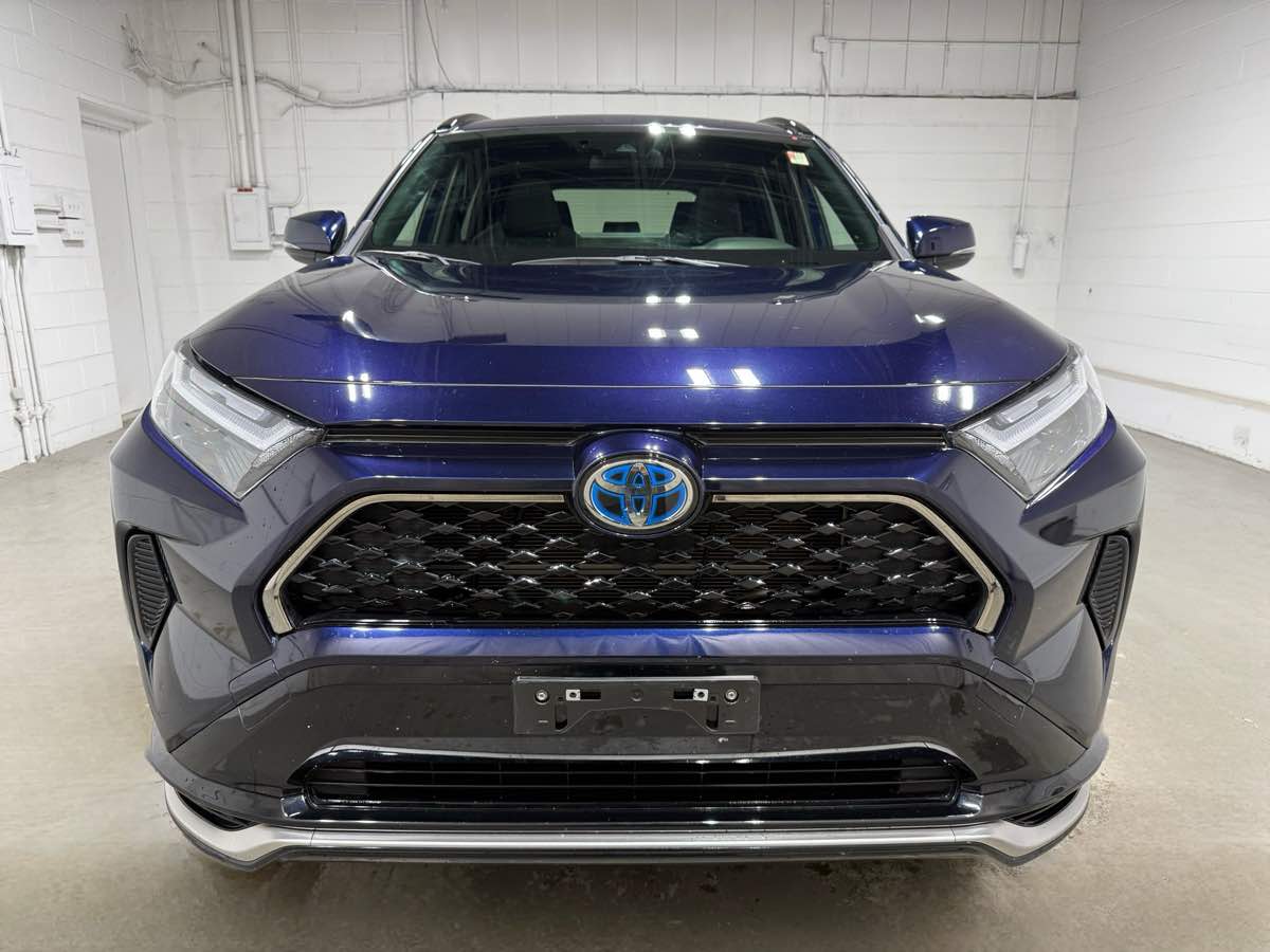 2024 Toyota RAV4 Prime SE photo 3