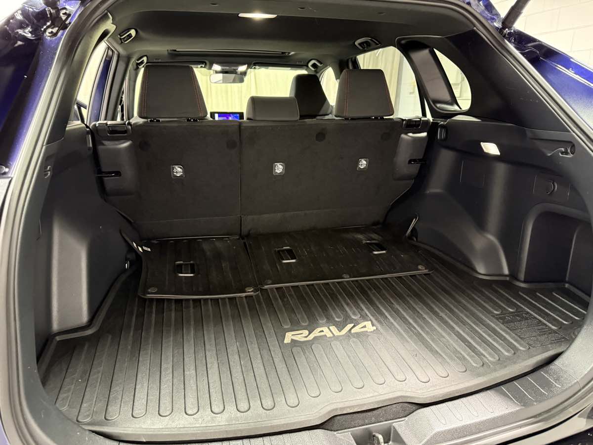 2024 Toyota RAV4 Prime SE photo 2