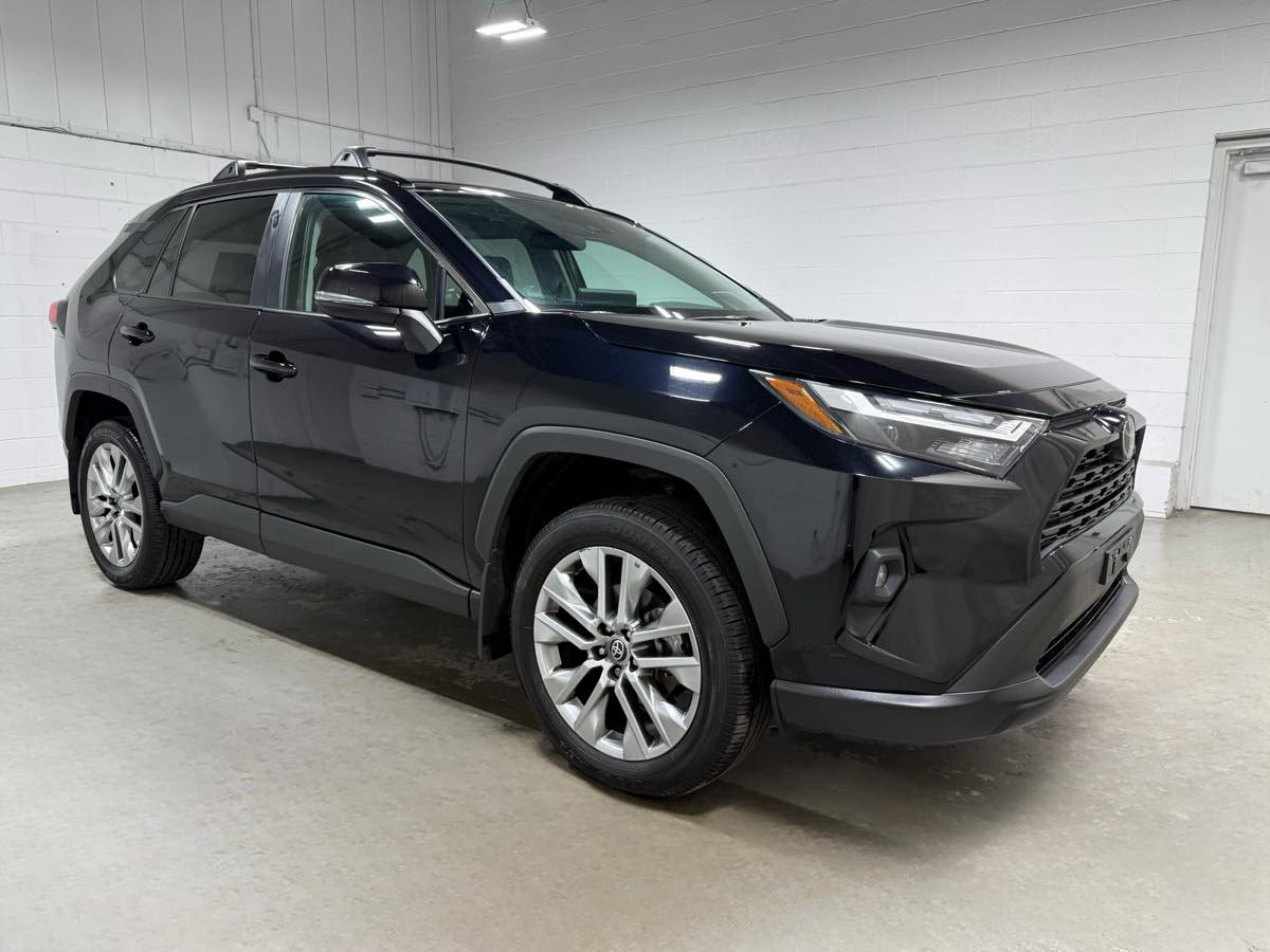 2024 Toyota RAV4 XLE Premium photo 4