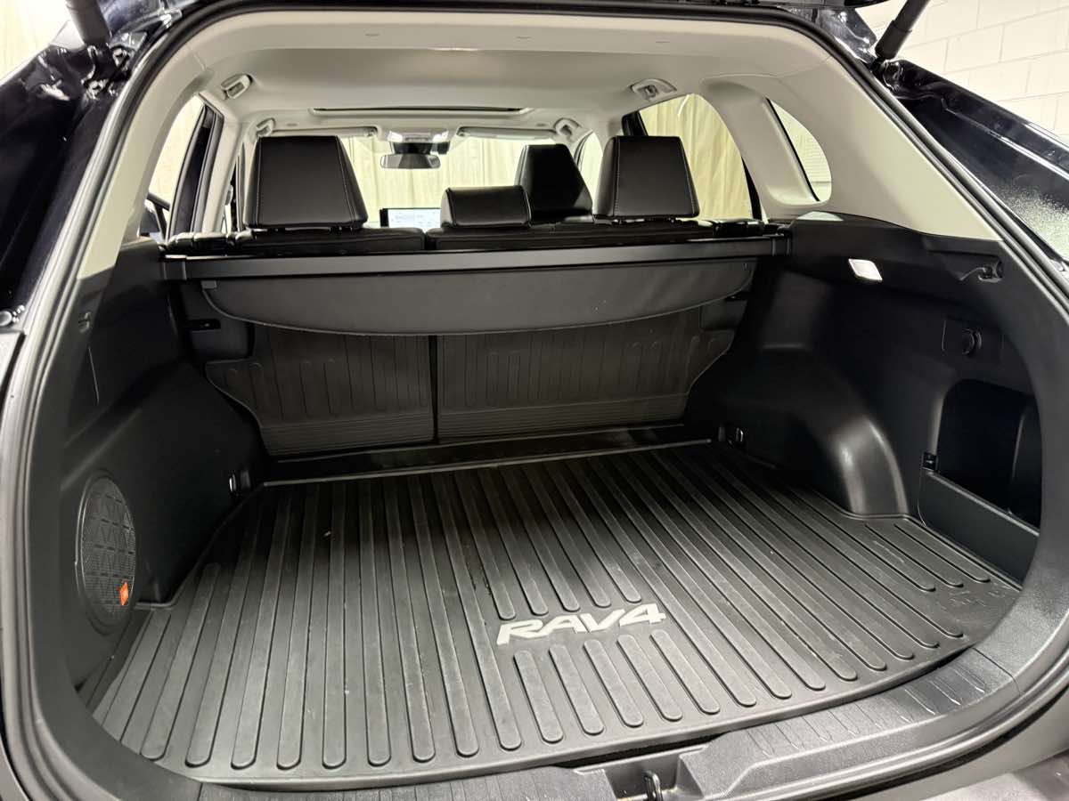 2024 Toyota RAV4 XLE Premium photo 2
