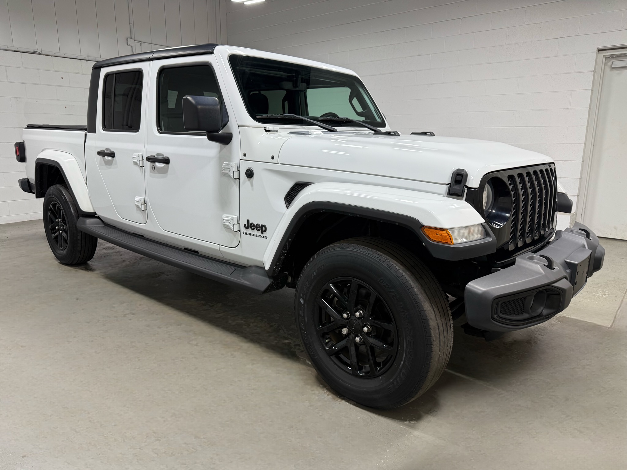 2022 Jeep Gladiator Altitude photo 3