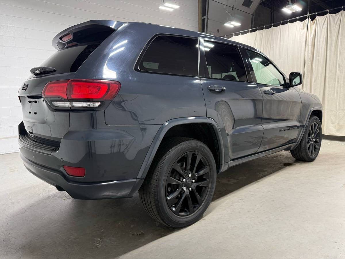 2018 Jeep Grand Cherokee Altitude photo 4