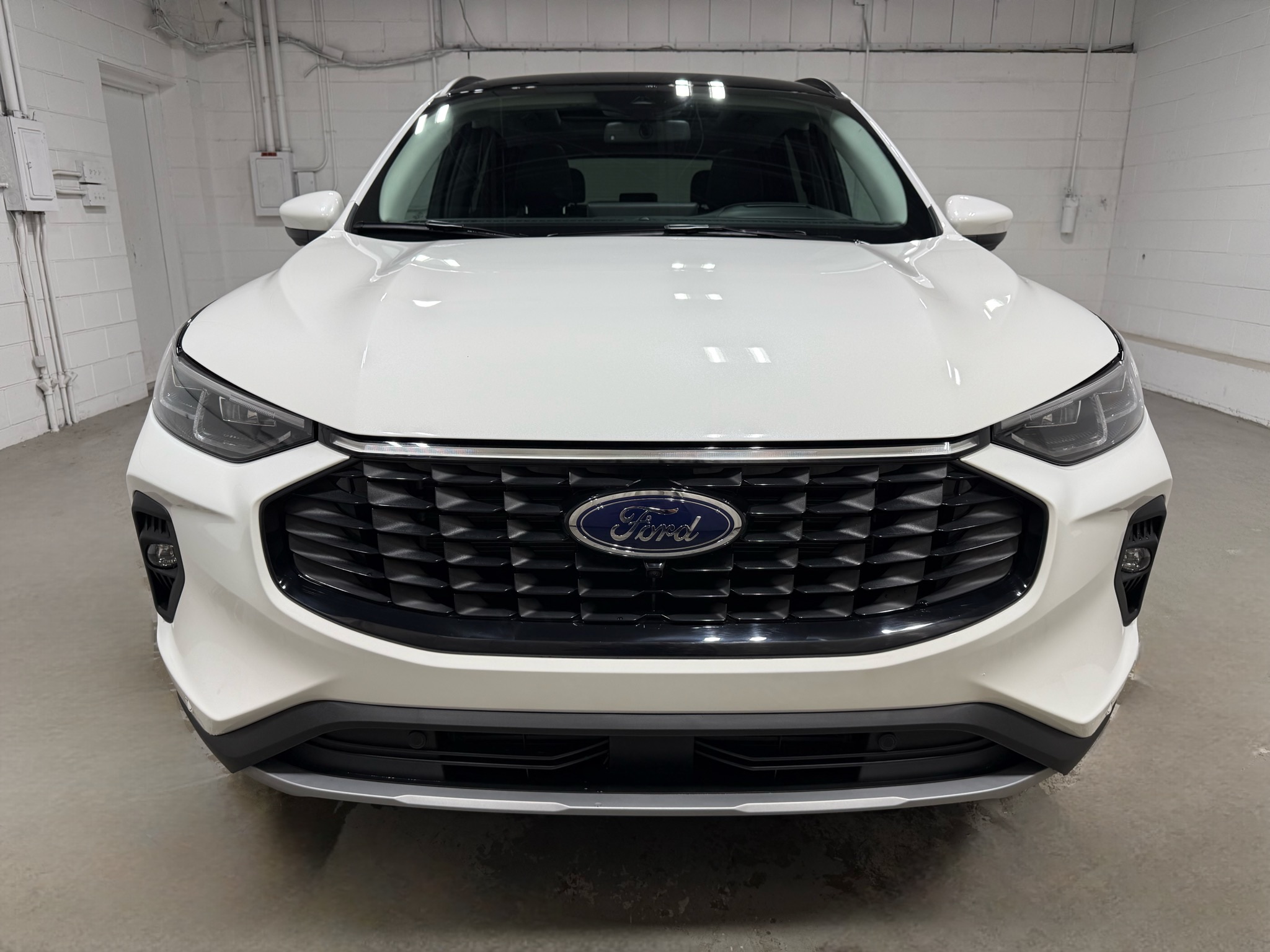2025 Ford Escape Platinum Premium photo 3