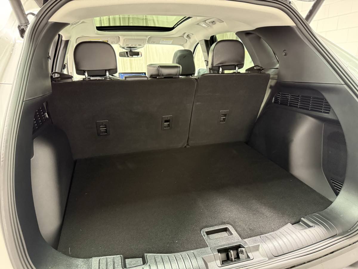 2025 Ford Escape Platinum Premium photo 2