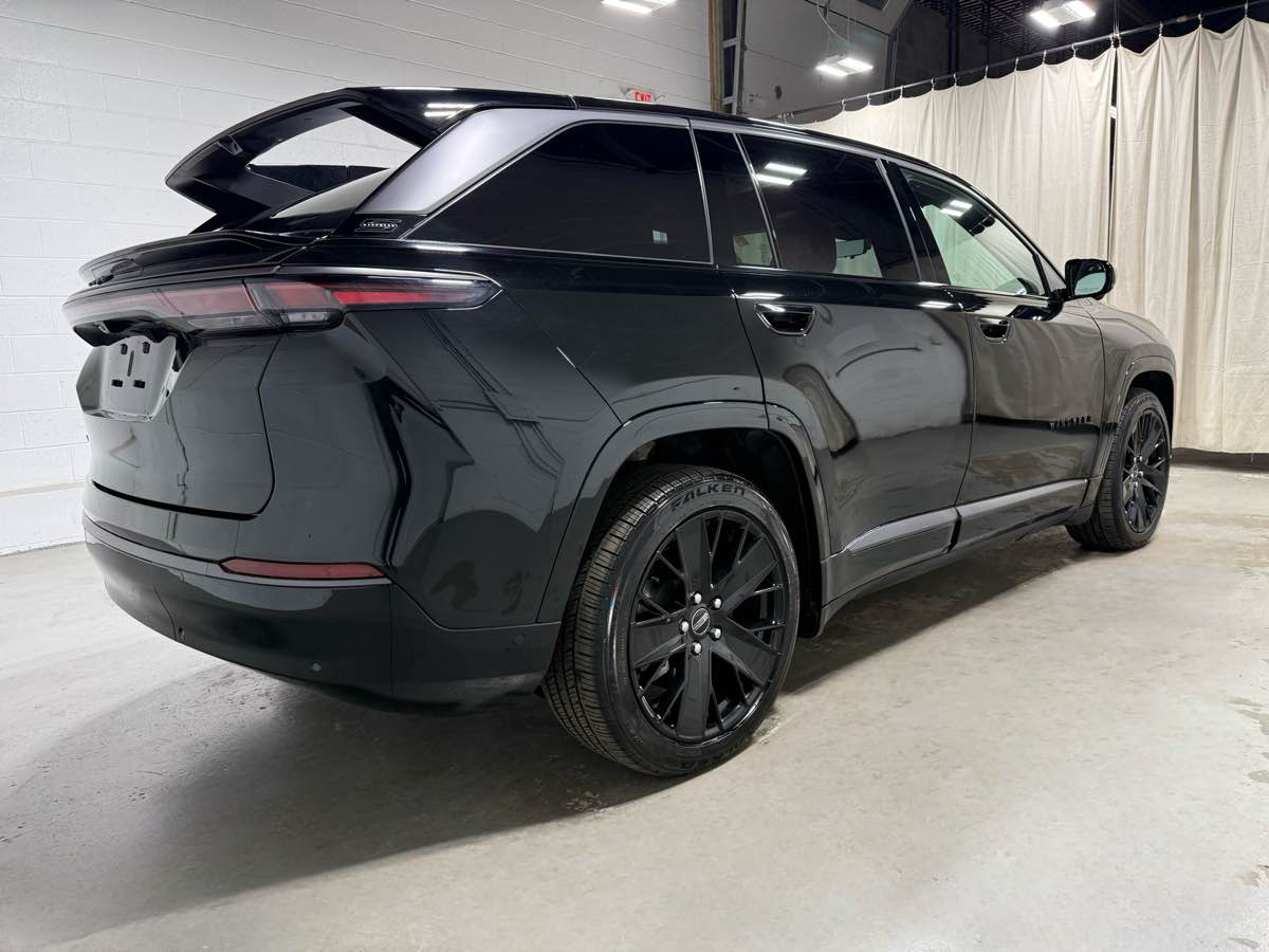2024 Jeep Wagoneer S Launch Edition photo 2