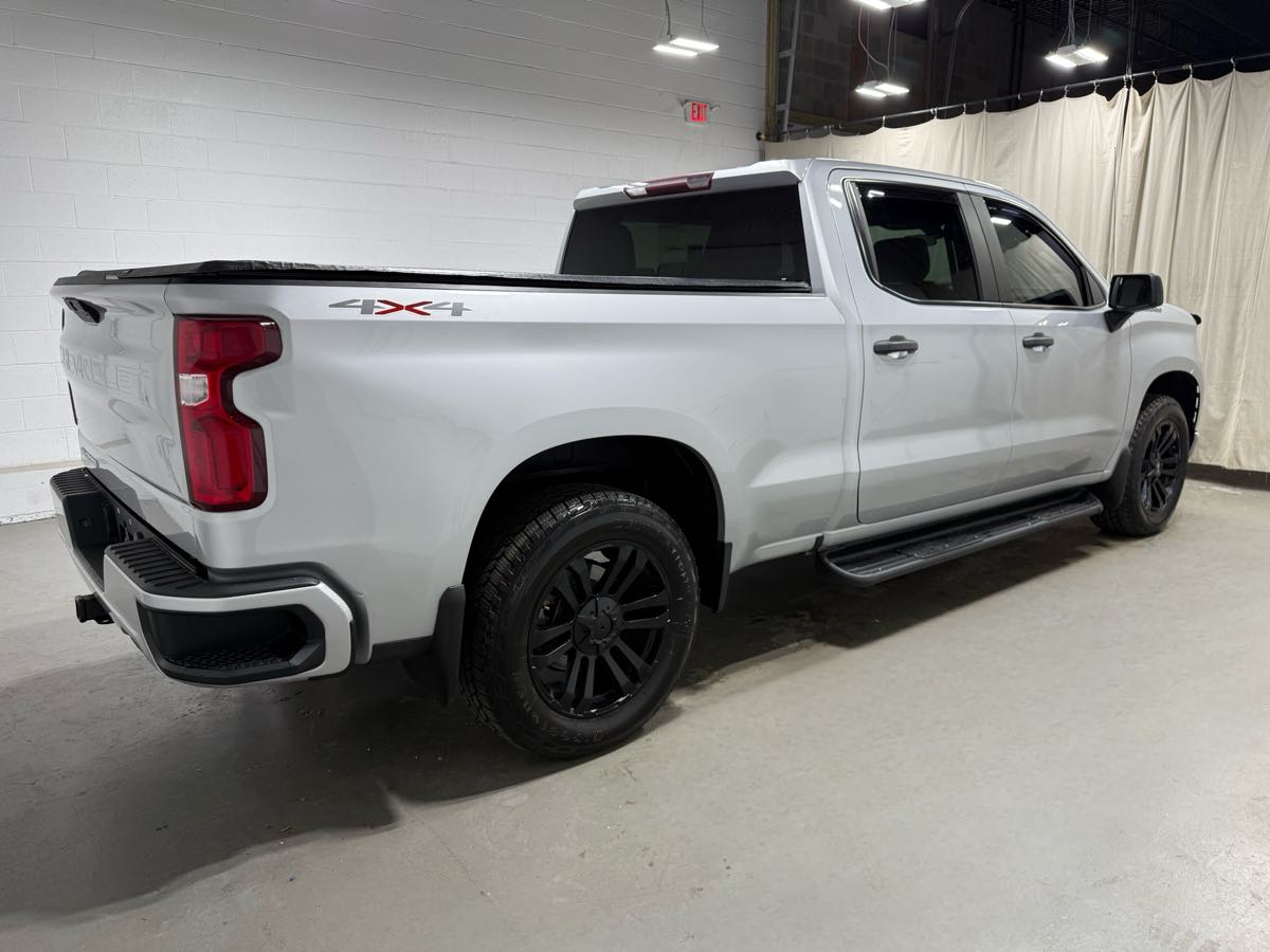 2019 Chevrolet Silverado 1500 Custom photo 3