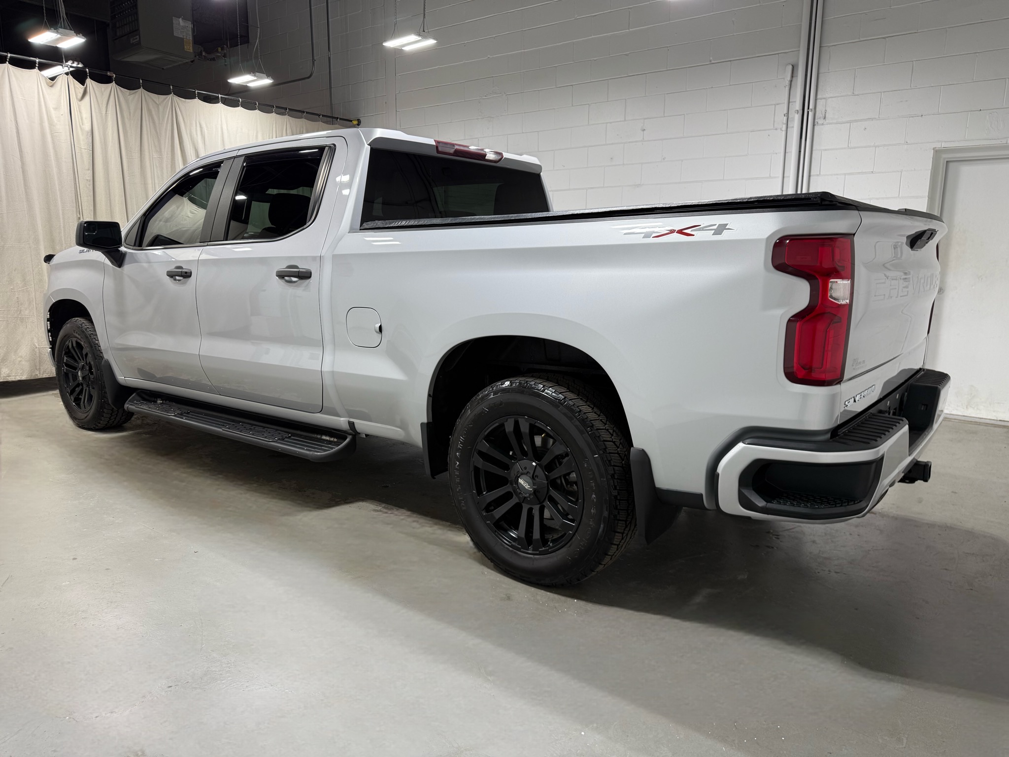2019 Chevrolet Silverado 1500 Custom photo 4