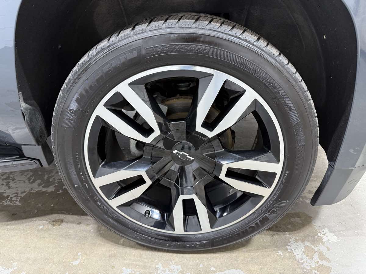 2019 Chevrolet Tahoe RST photo 3