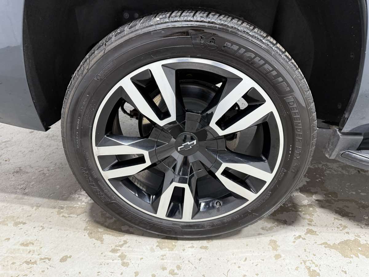 2019 Chevrolet Tahoe RST photo 4