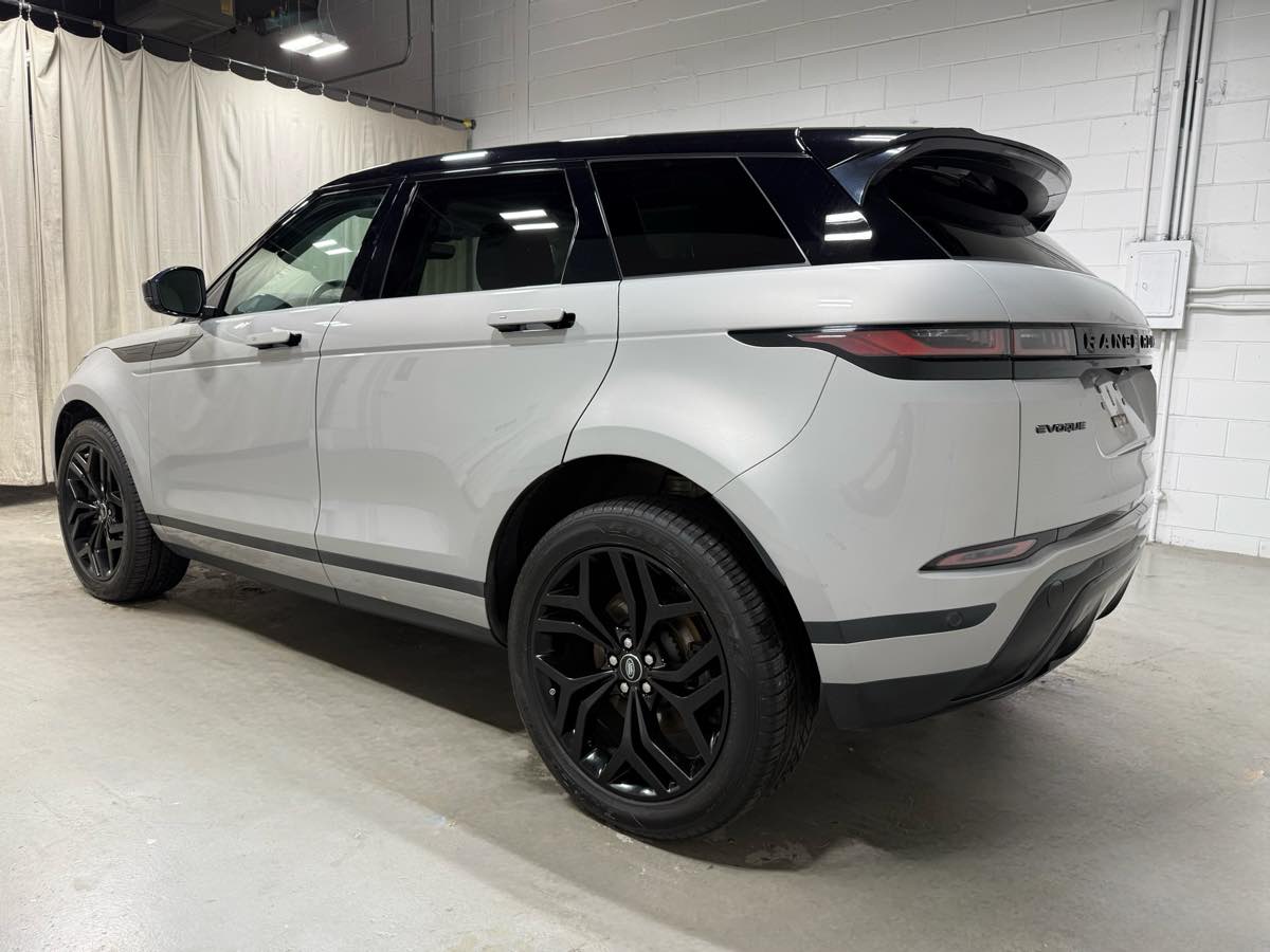 2022 Land Rover Range Rover Evoque SE photo 4