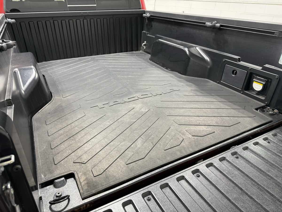 2023 Toyota Tacoma TRD Sport photo 2