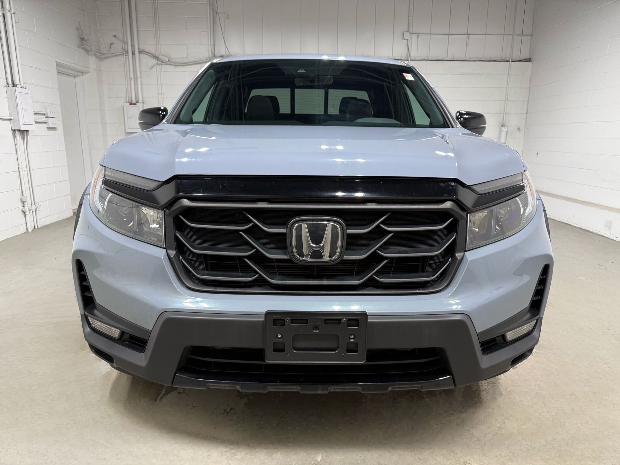 2022 Honda Ridgeline Black Edition photo 2