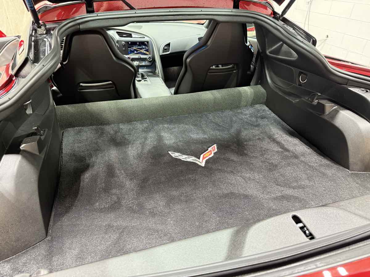 2014 Chevrolet Corvette Stingray Z51 1LT photo 2